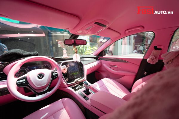 Độ nội thất màu hồng cho xe Vinfast Lux A, Lux SA