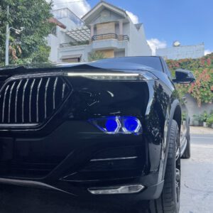 Vinfast Lux SA độ mí BMW và mắt quỷ xanh